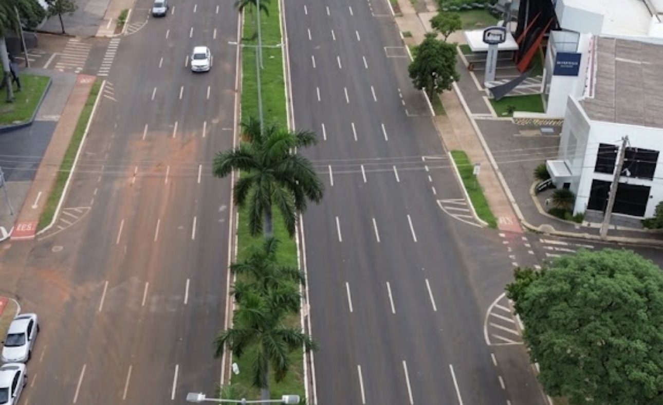 Imóvel comercial na Av. Rondon Pacheco ( Locação )